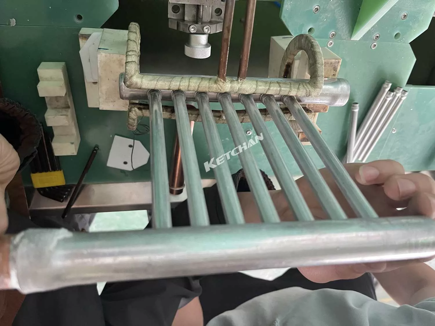 Inductio brazing aluminum manifold tube (1)