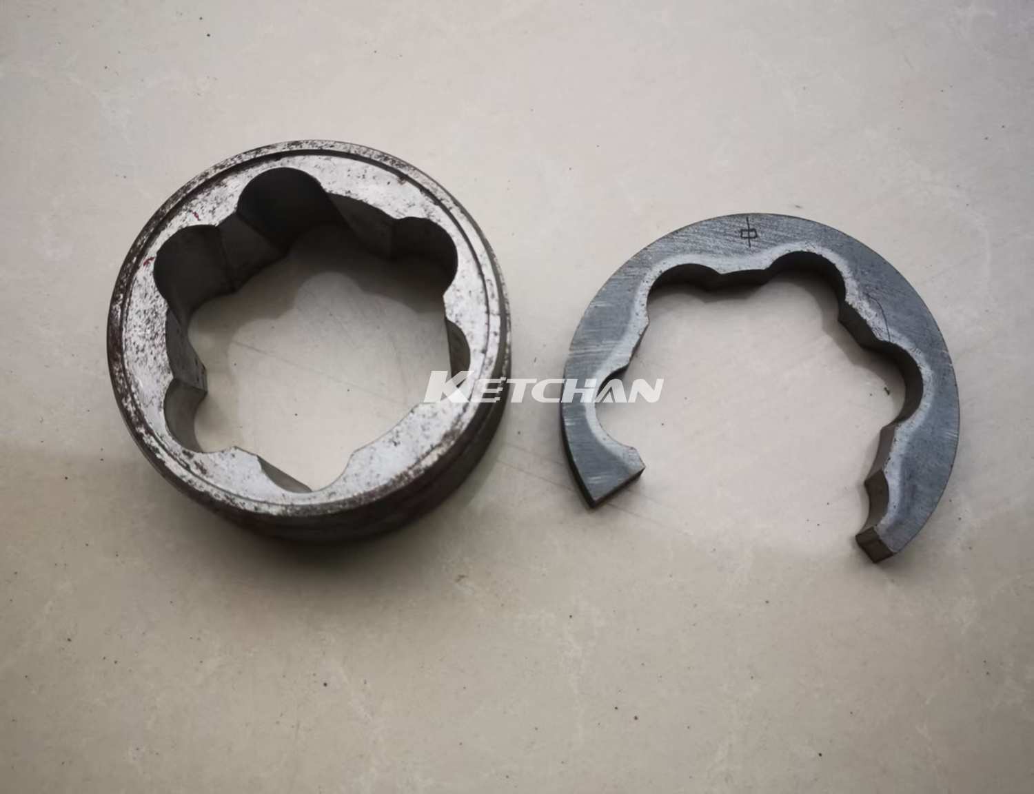 Induction hardening of the raceway in the ball cage (1)