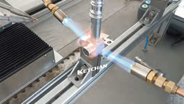 Équipement de brasage à la flamme automatique à plateau tournant de déchargement robotisé2